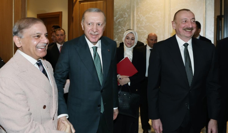 Cumhurbaşkanı Erdoğan, Aliyev ve Şahbaz Şerif ile görüştü
