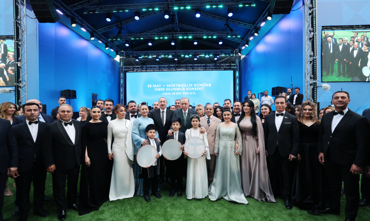 Cumhurbaşkanı Erdoğan, Azerbaycan Bağımsızlık Günü’nde düzenlenen konseri izledi