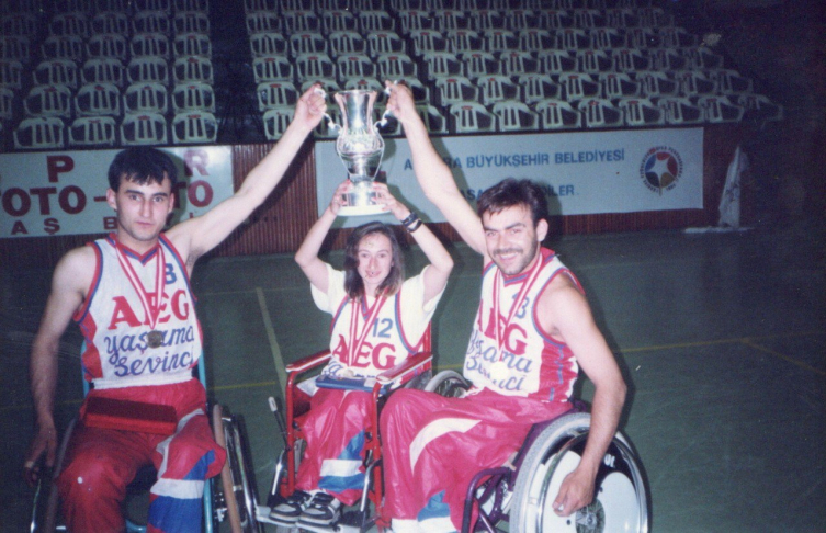 Engellilere umut olan engelli basketbolcu: Oğuzhan Özdemir