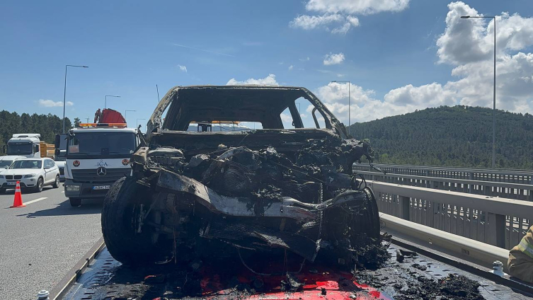 Kuzey Marmara Otoyolu’nda zincirleme kaza: 2 araç alev alev yandı