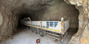 Tarihi Kemaliyeliler Taş Yolu tırın tünele sıkışması sonucu ulaşıma kapatıldı