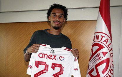Hesap.com Antalyaspor, Gambiyalı futbolcu Ceesay’ı transfer etti