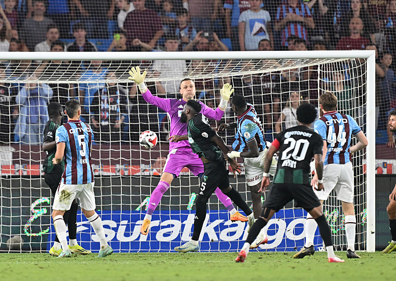 Spor yazarları Trabzonspor’un galibiyetini değerlendirdi! Böyle güzel bir atmosfer...