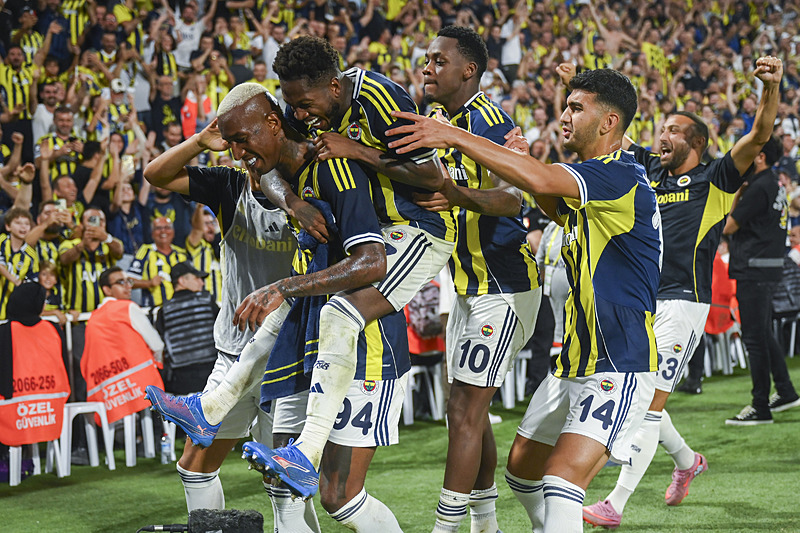 TRANSFER HABERİ: Fenerbahçe’de Lunin sesleri! Galatasaray da istemişti...