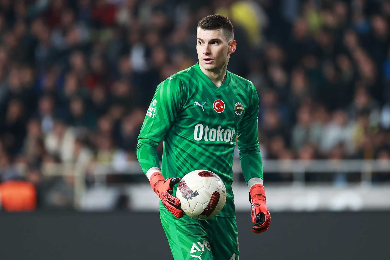 TRANSFER HABERİ: Fenerbahçe’nin yıldızına Ada’dan kanca! Portekizli teknik adam transferini çok istiyor