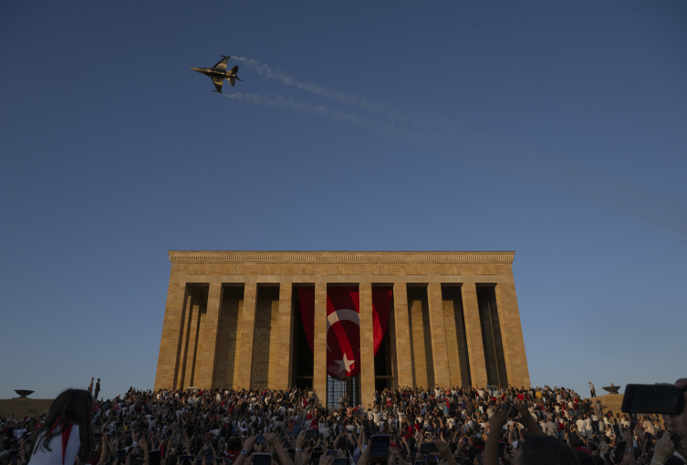 Anıtkabir 30 Ağustos'ta 630 bini aşkın ziyaretçiyi ağırladı