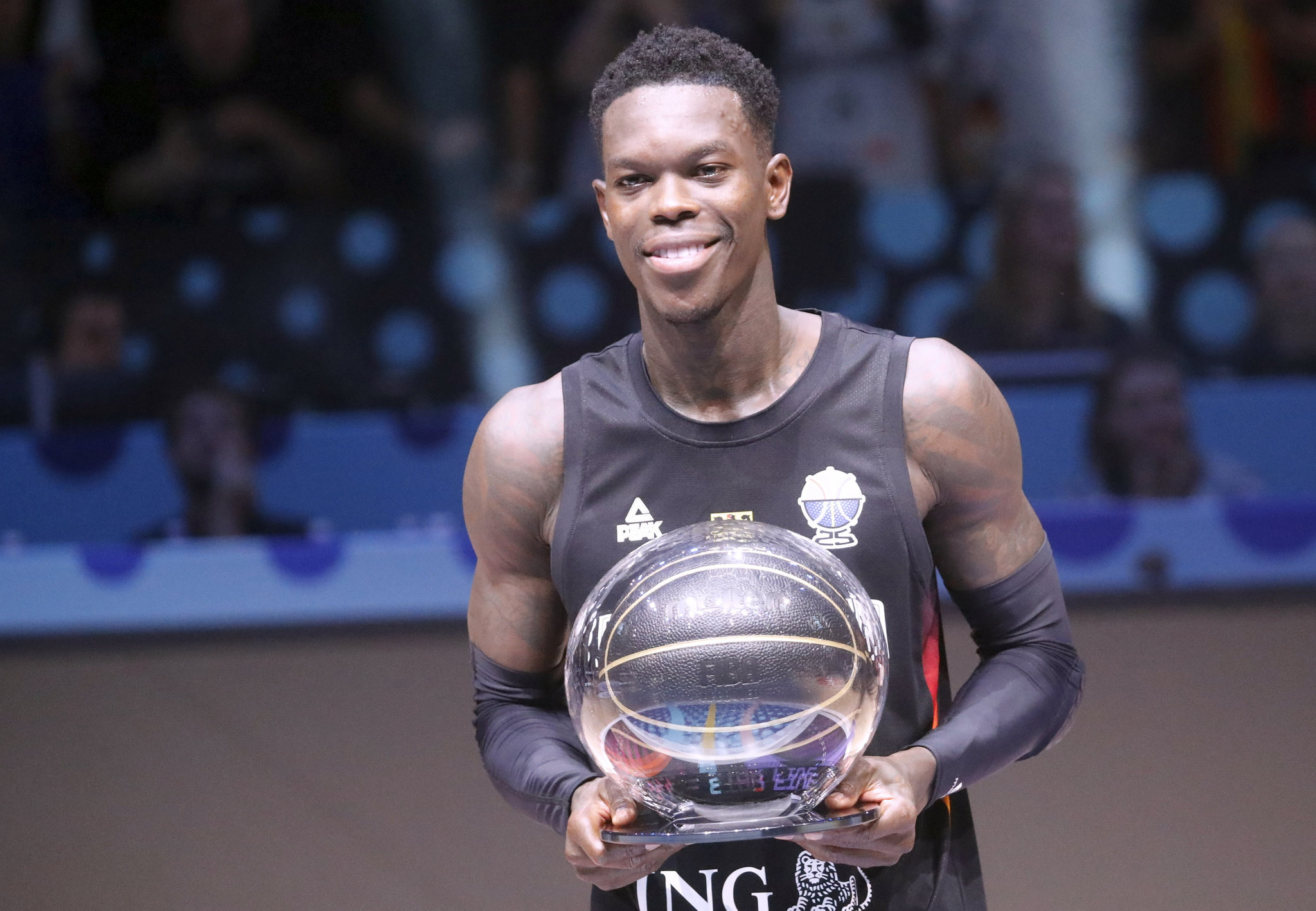 Antetokounmpo ve Schröder çizmeyi aştı! Türk bayrağı....
