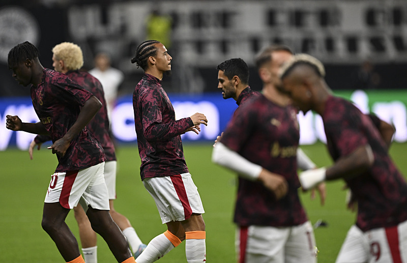 Galatasaray’da Okan Buruk’tan Leroy Sane için sürpriz karar!