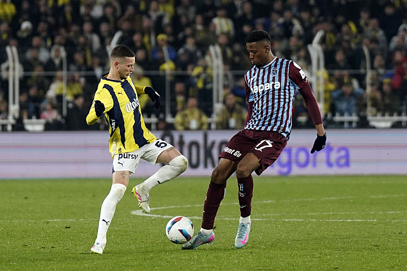 Sezonun ilk derbisi Kadıköy’de! İşte Fenerbahçe-Trabzonspor maçı ilk 11’leri