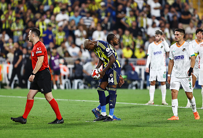 Spor yazarları Fenerbahçe-Corendon Alanyaspor maçını değerlendirdi