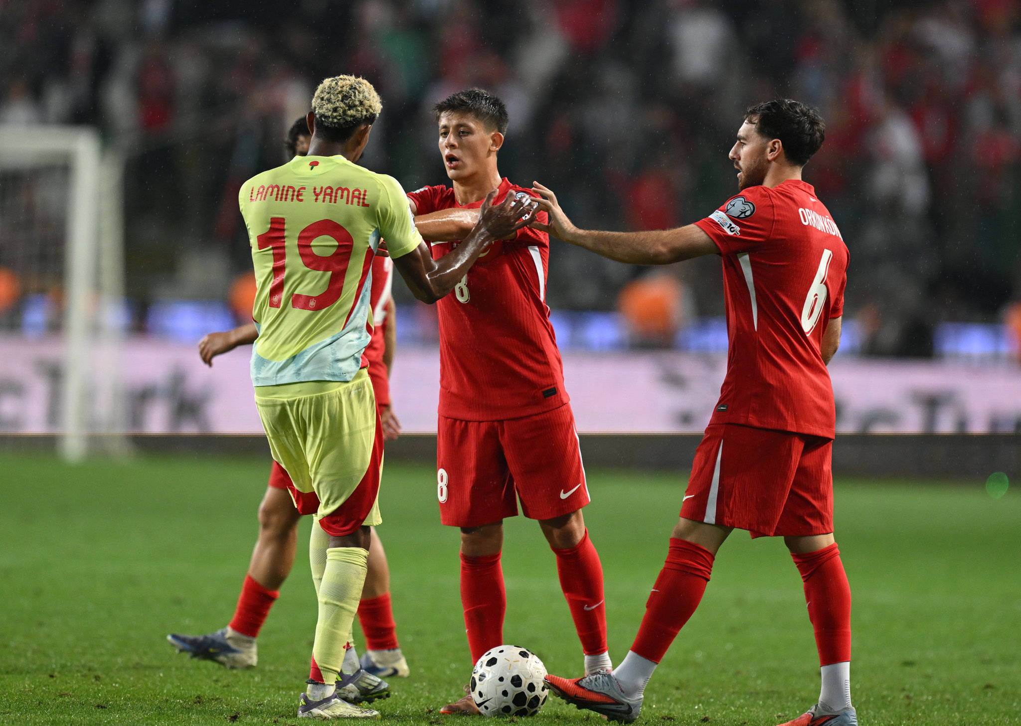Spor yazarları Türkiye-İspanya maçını değerlendirdi!