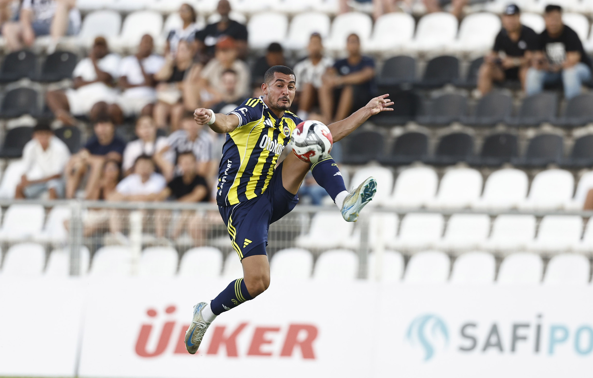 TRANSFER HABERİ: Fenerbahçe 2 isme yapılan teklifi reddetti!
