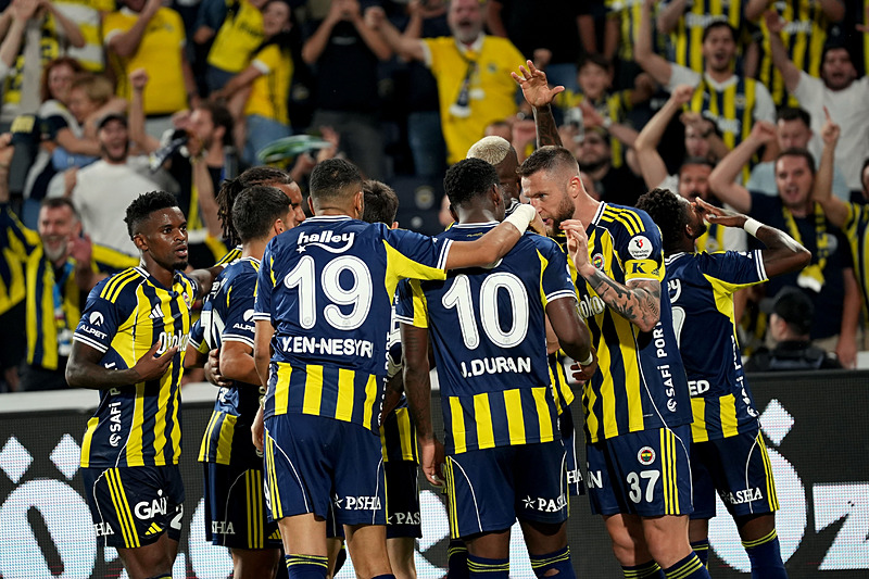TRANSFER HABERİ: Fenerbahçe’nin yıldızına sürpriz teklif! İşte verilen yanıt