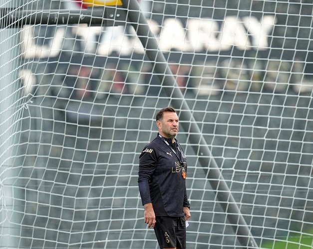 TRANSFER HABERİ: Galatasaray’dan genç stoper hamlesi!
