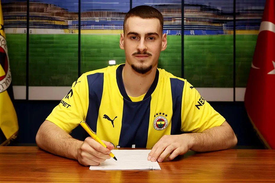 TRANSFER HABERLERİ: Fenerbahçeli oyuncuya Şampiyonlar Ligi ekibi talip!