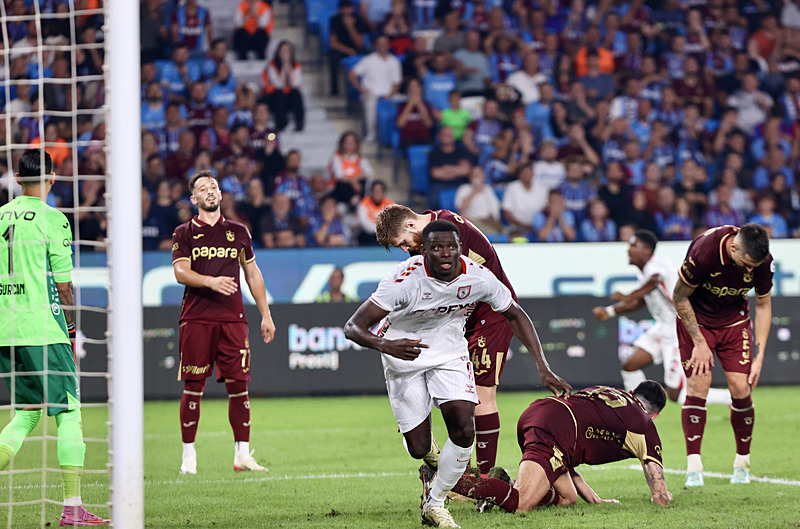 Usta yazardan Trabzonspor’un yıldızına övgü dolu sözler: Yürekli büyük dev adam!