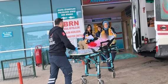 250 kiloluk demir kapı 9 yaşındaki çocuğun üzerine devrildi