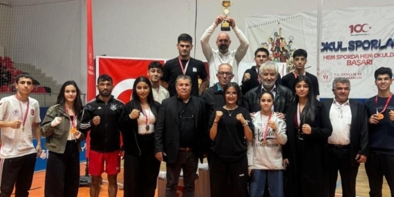 Akdeniz Belediye Spor’dan Kayseri’de şampiyonluk geçidi