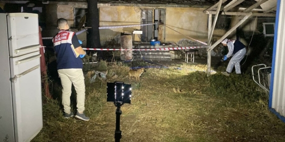 Annesini yaralayıp, mesaj attığını öne sürdüğü iş arkadaşını öldürdü