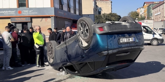 Ataşehir’de panelvanla çarpışan otomobil ters döndü