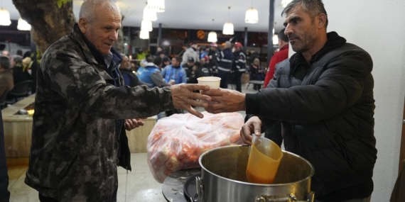 Balıkesir Sındırgı’da son durum | Halk, ikinci geceyi de dışarıda geçirdi