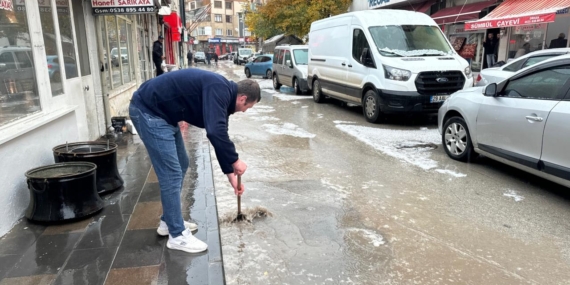 Bayburt’ta dolu etkili oldu