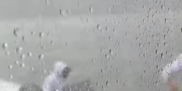 Bengü'nün korku dolu anları! Ege Denizi'nde çocuklarıyla birlikte hortuma yakalandı