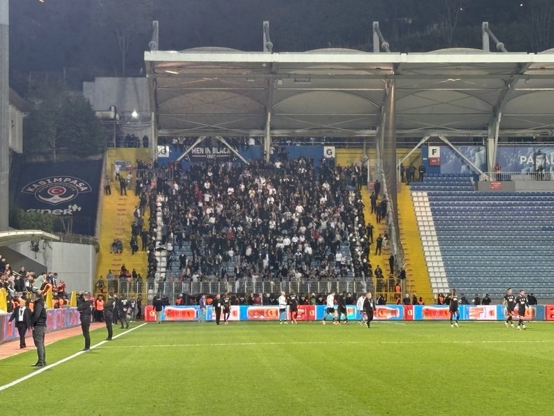 Beşiktaş taraftarından Sergen Yalçın tepkisi!