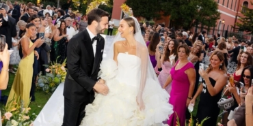 Böyle cinsiyet partisi görülmedi! Sosyetik güzel sözleşme imzalattı, cep telefonları topladı