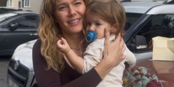 Burcu Biricik’in kızı annesine benzerliğiyle şaşırttı