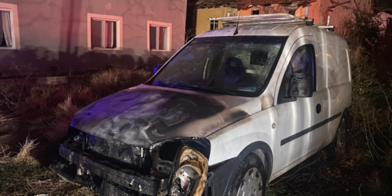Çankırı’da çıkan yangında 2 ev, 2 kömürlük ve hafif ticari araç zarar gördü