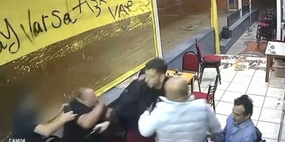 Çay ocağında otururken silahla vuruldu