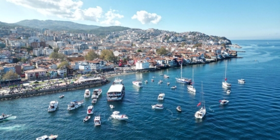 Denizde 29 Ekim korteji