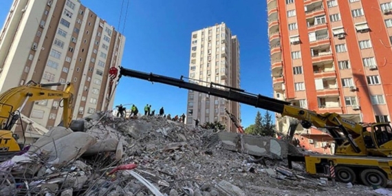 Depremde 51 kişinin öldüğü apartmana ilişkin dava yeniden görülecek