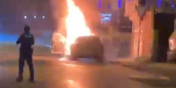 Düzce’de park halindeki otomobil yandı
