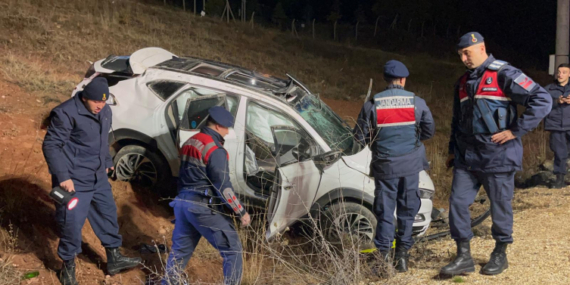 Ehliyetsiz sürücünün kullandığı araç hurdaya döndü: 1 ölü, 4 yaralı