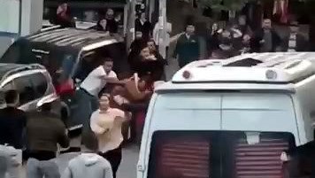 Esenyurt’ta laf atma kavgası: İki yaralı