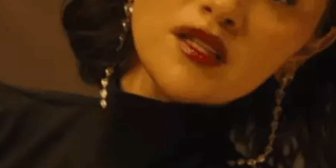 Estetiği abartan Selena Gomez türkücü Ceylan'a benzetildi