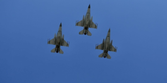 Fethiye’de F-16’lar gösteri uçuşu yaptı