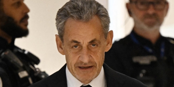 Fransa’da eski Cumhurbaşkanı Sarkozy’yi cezaevinde 2 polis koruyacak