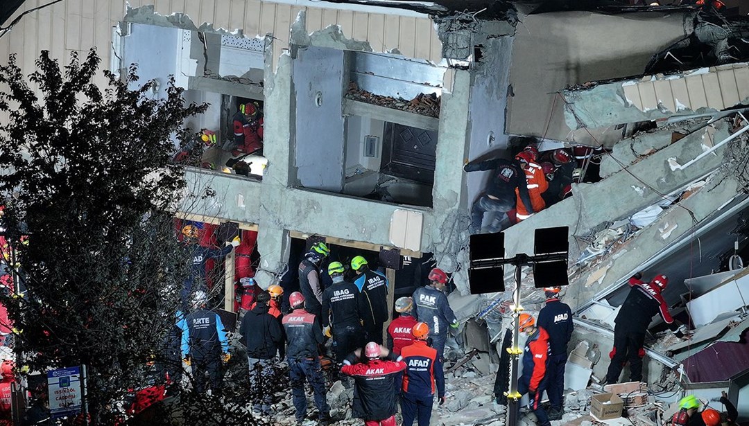 Gebze'de 19'uncu saat: Enkazdan bir kişi daha çıkarıldı
