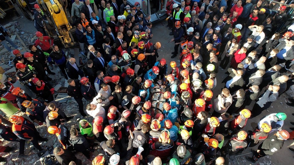 Gebze'de 7 katlı bina çöktü: Anne ve babanın cansız bedenleri enkazdan çıkarıldı - 4
