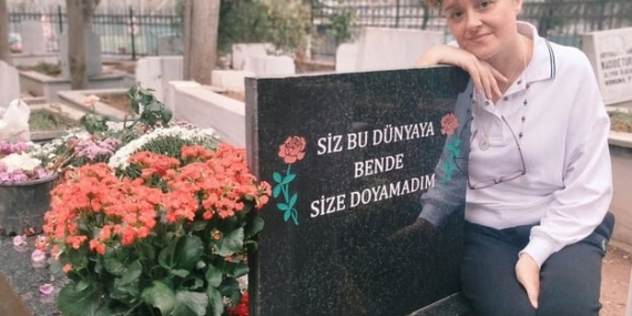 Güllü’nün oğlu da Yasemin Minguzzi’yi yalnız bırakmadı