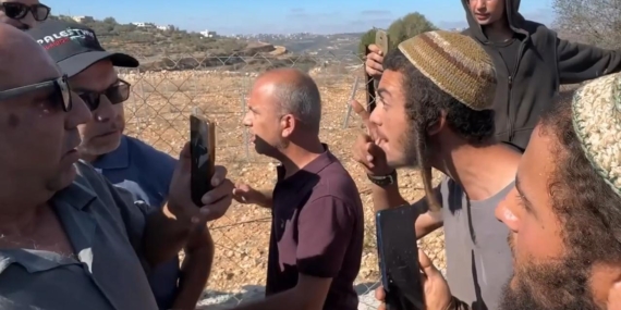 İşgalci İsrailliler, Batı Şeria’da Filistinlilerin zeytin hasadını engelledi