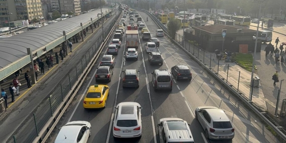 İstanbul’da trafik yoğunluğu yüzde 90’ı buldu