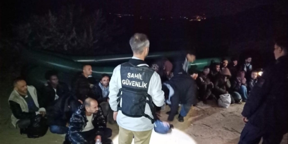 İzmir’de 50 düzensiz göçmen yakalandı