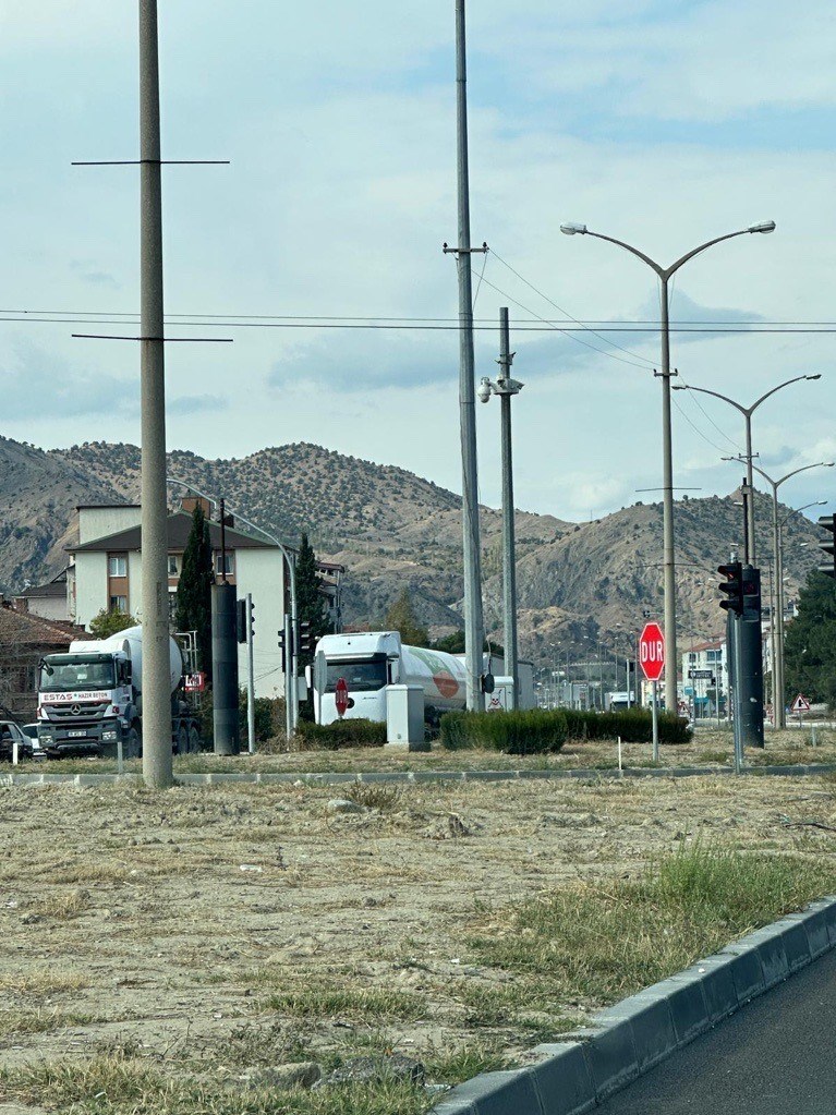 Kafa karıştıran trafik levhaları kalktı. Karadeniz yolu tertemiz oldu - 5