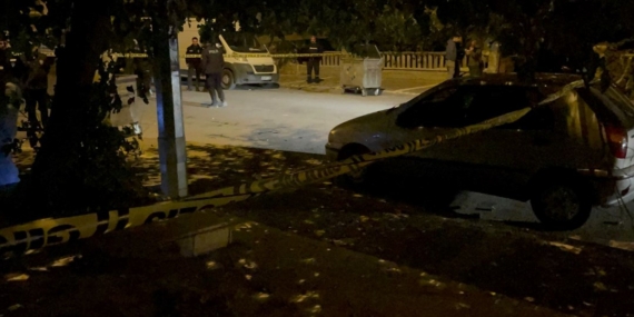 Kanlı pusu: Evinin önünde silahlı saldırıya uğradı