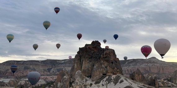 Kapadokyada balonlar rüzgar nedeniyle havalanamıyor