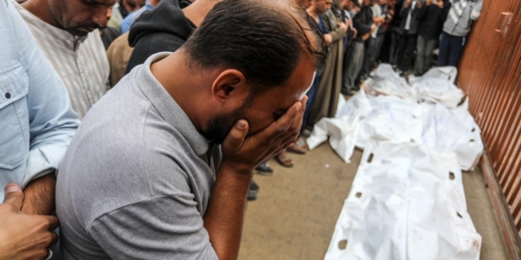 Katil İsrail ordusu, Gazze’de yeni hava saldırılarıyla ateşkesi ihlal etti